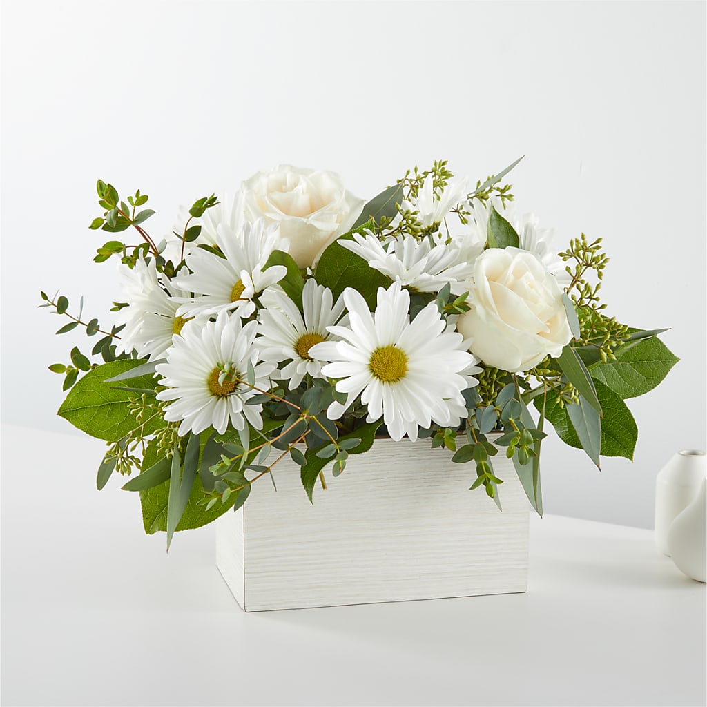 Fresh Linen Box Bouquet – Floreria Mexico, Huntington Park CA