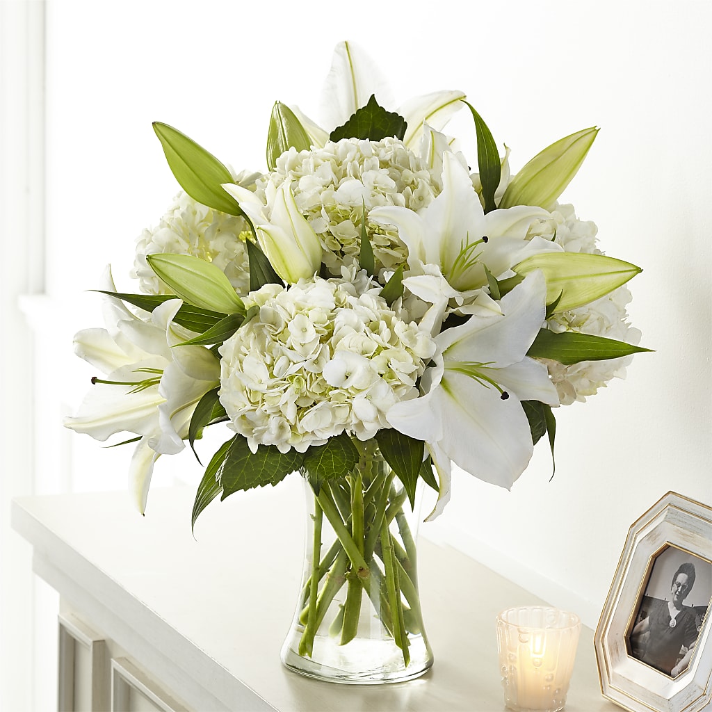Compassionate Lily Bouquet – Floreria Mexico, Huntington Park CA