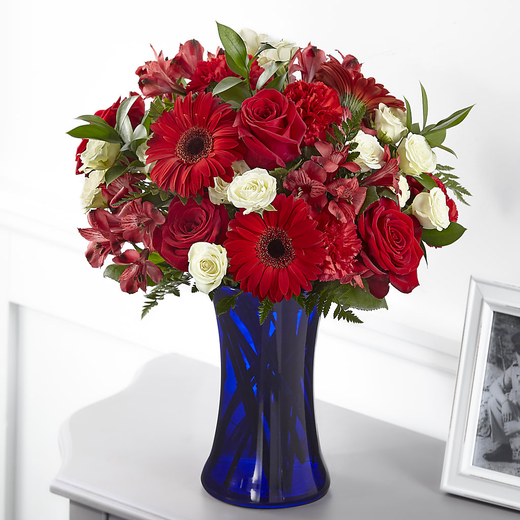 Hearts Embrace Bouquet – Floreria Mexico, Huntington Park CA