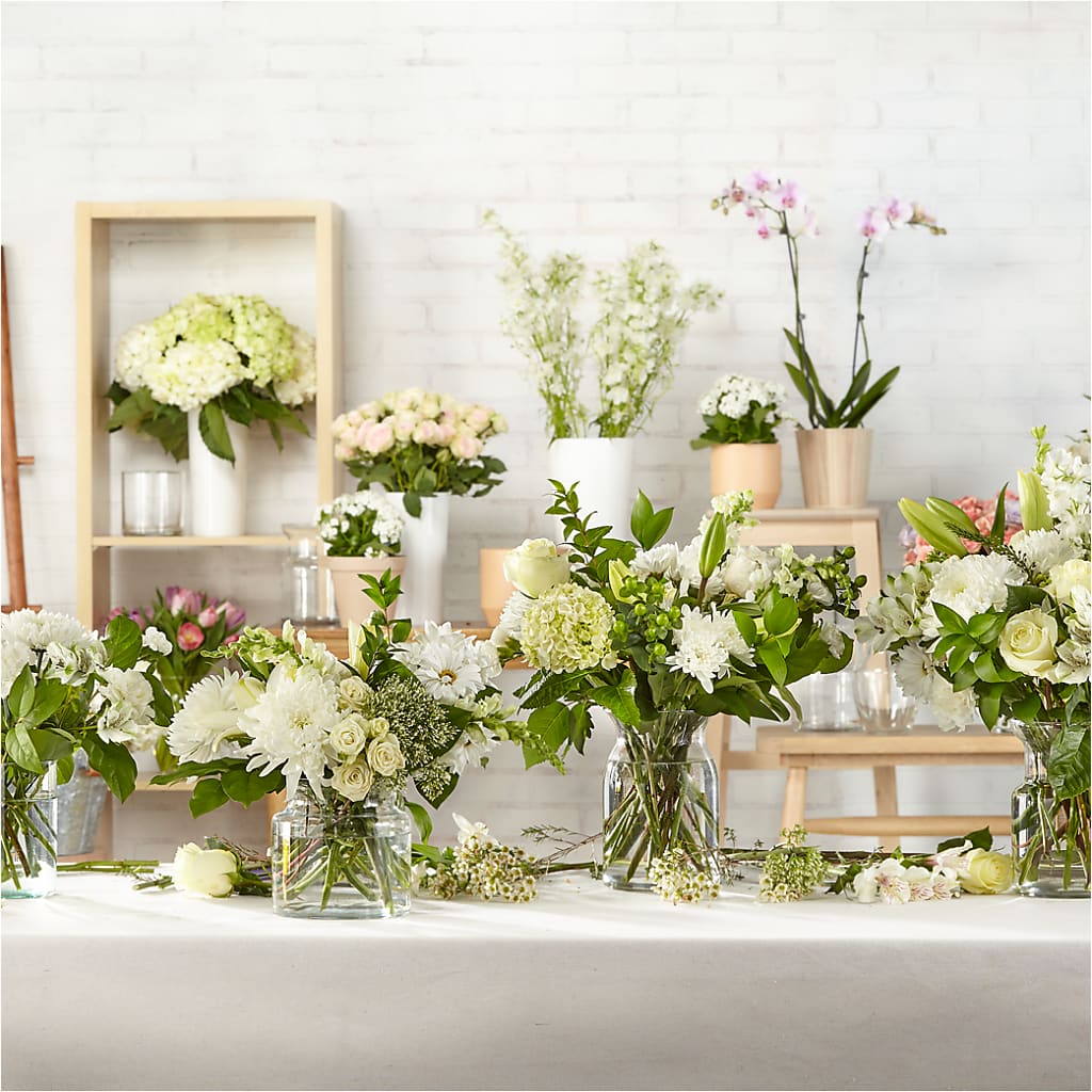 Classic Ivory – A Florist Original – Floreria Mexico, Huntington Park CA