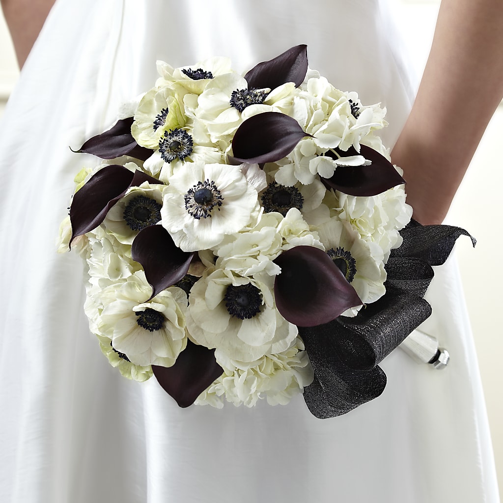 To Have and To Hold Bouquet – Floreria Mexico, Huntington Park CA