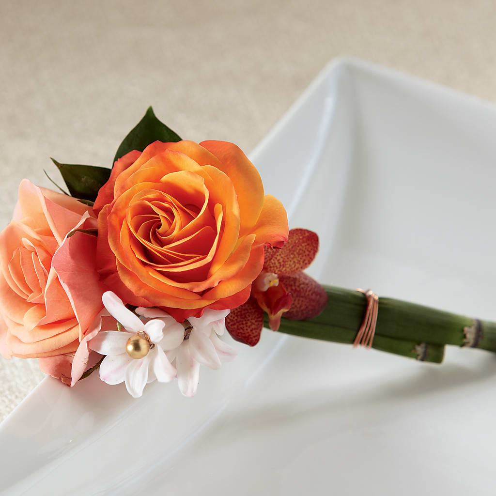 Sunset Dream Boutonniere – Floreria Mexico, Huntington Park CA