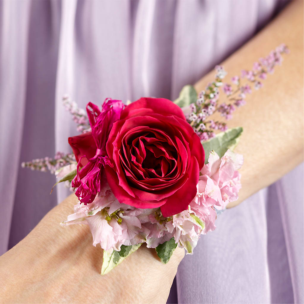 Rose Charm Corsage – Floreria Mexico, Huntington Park CA