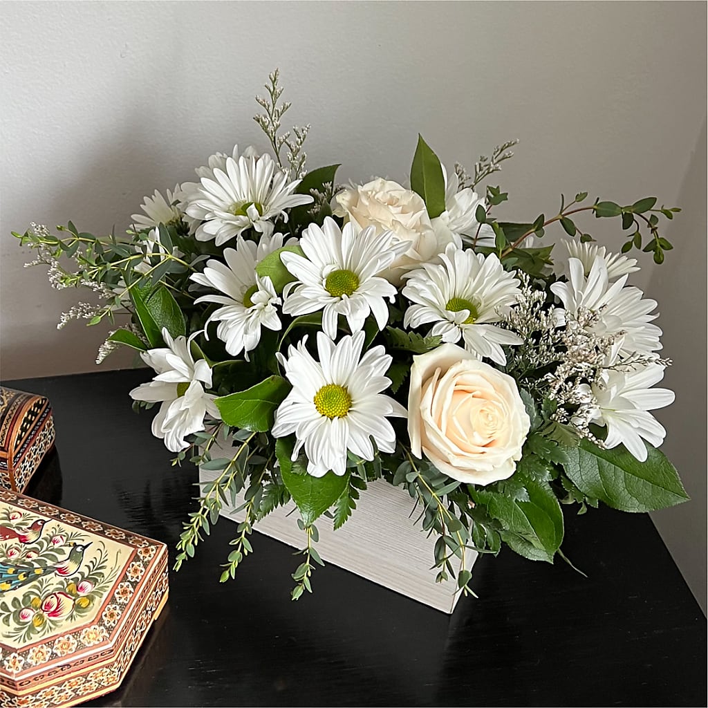 Fresh Linen Box Bouquet –  Floreria Mexico, Huntington Park CA