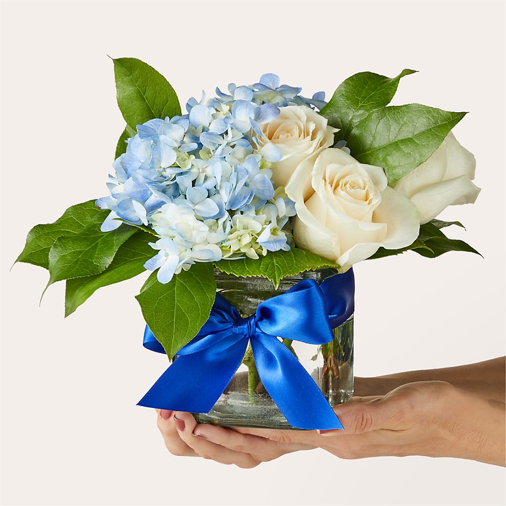 Sky Blue Delight Bouquet –  Floreria Mexico, Huntington Park CA