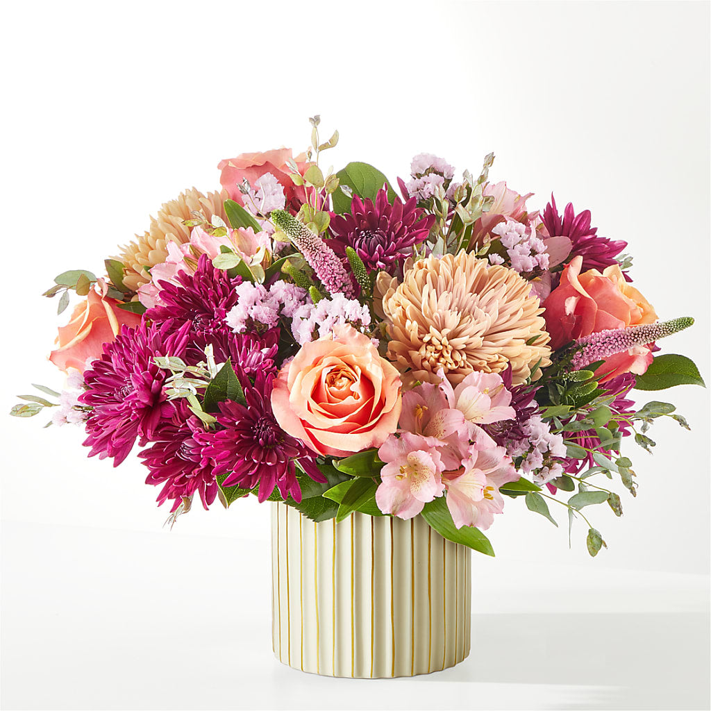Berry Cobbler Bouquet with Ivory Vase –  Floreria Mexico, Huntington Park CA