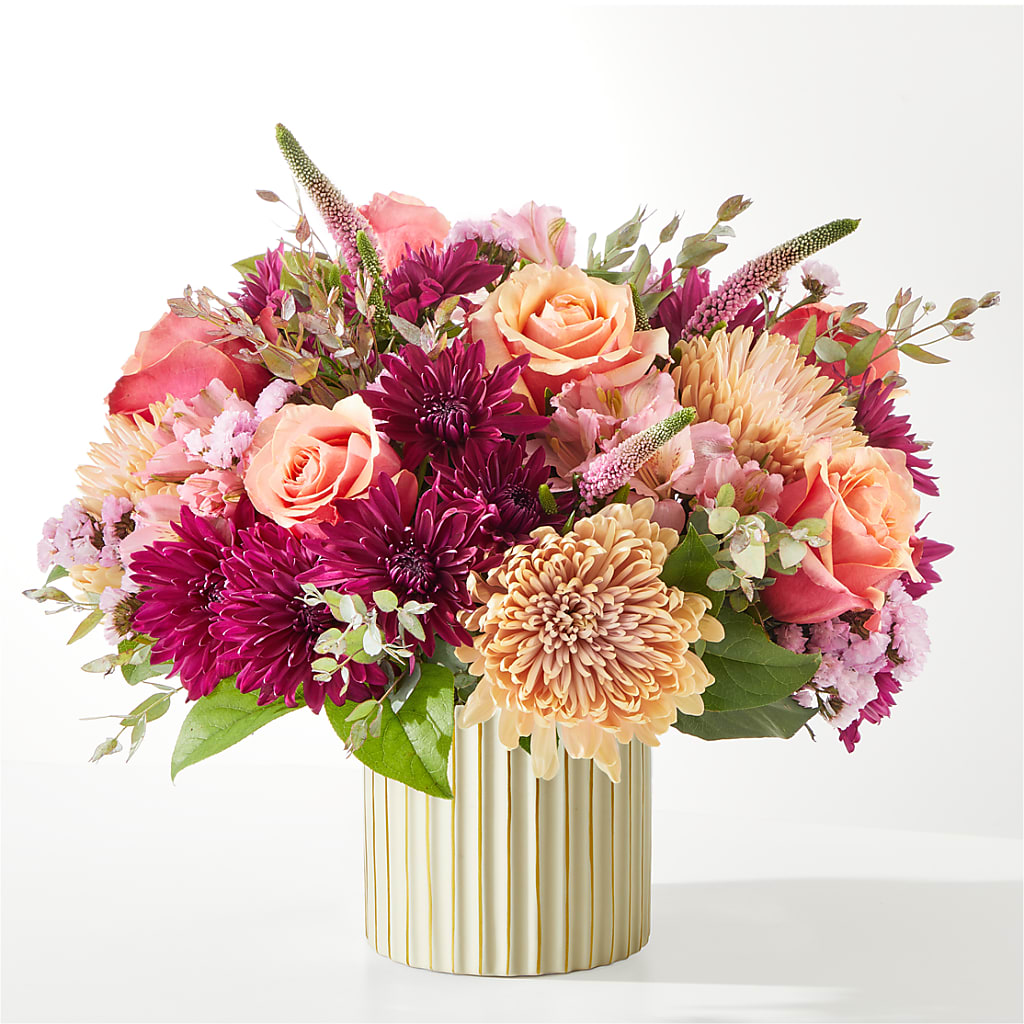 Berry Cobbler Bouquet with Ivory Vase –  Floreria Mexico, Huntington Park CA
