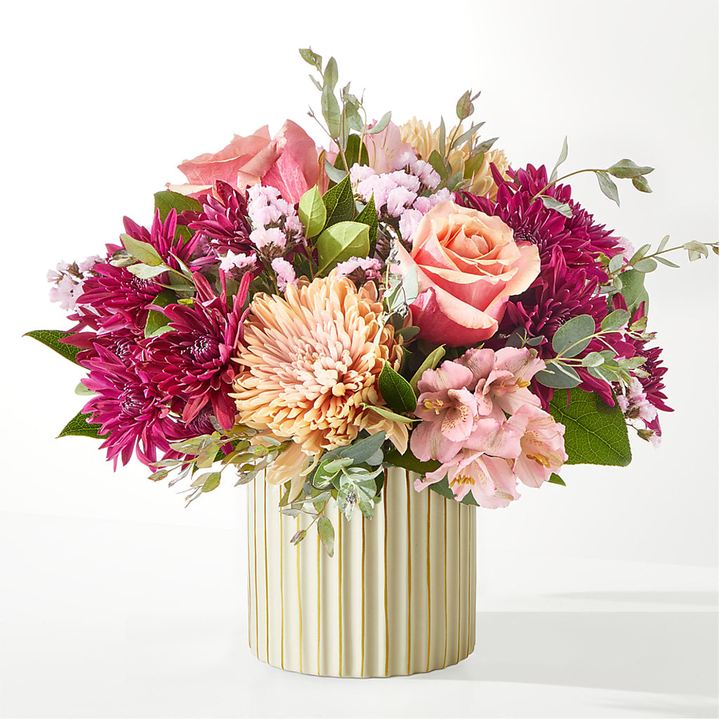 Berry Cobbler Bouquet with Ivory Vase –  Floreria Mexico, Huntington Park CA