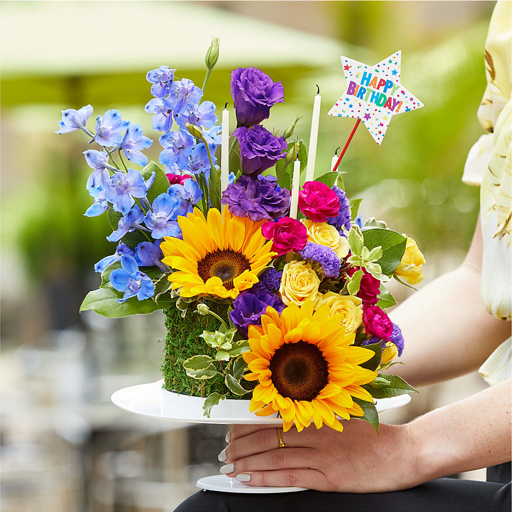 Star of the Day Floral Cake –  Floreria Mexico, Huntington Park CA