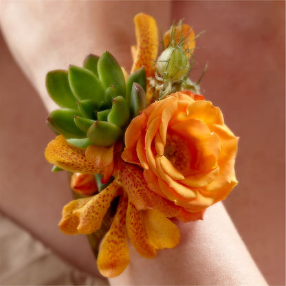 Irresistible Love Wrist Corsage –  Floreria Mexico, Huntington Park CA